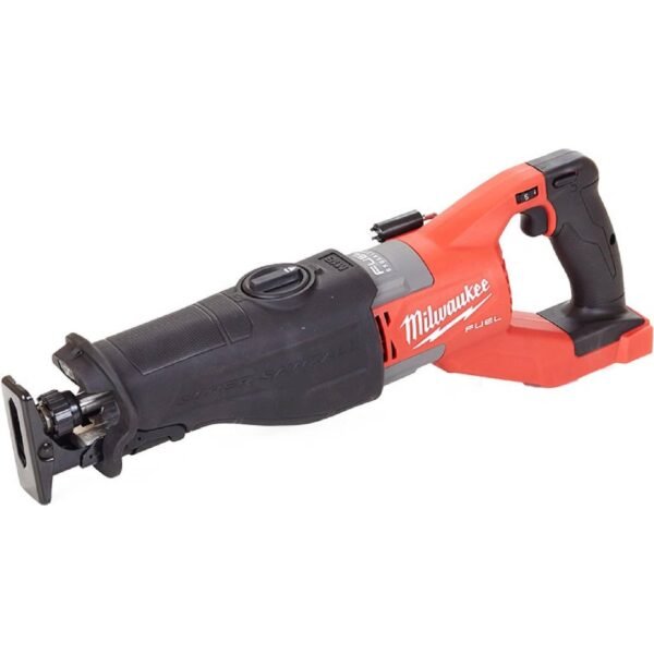 The M18FSX-0C reciprocating saw works with a voltage of 18 V. The stroke height is 32 mm, the number of oscillations is 0-3000 km/min, the weight is 5.5 Kg.